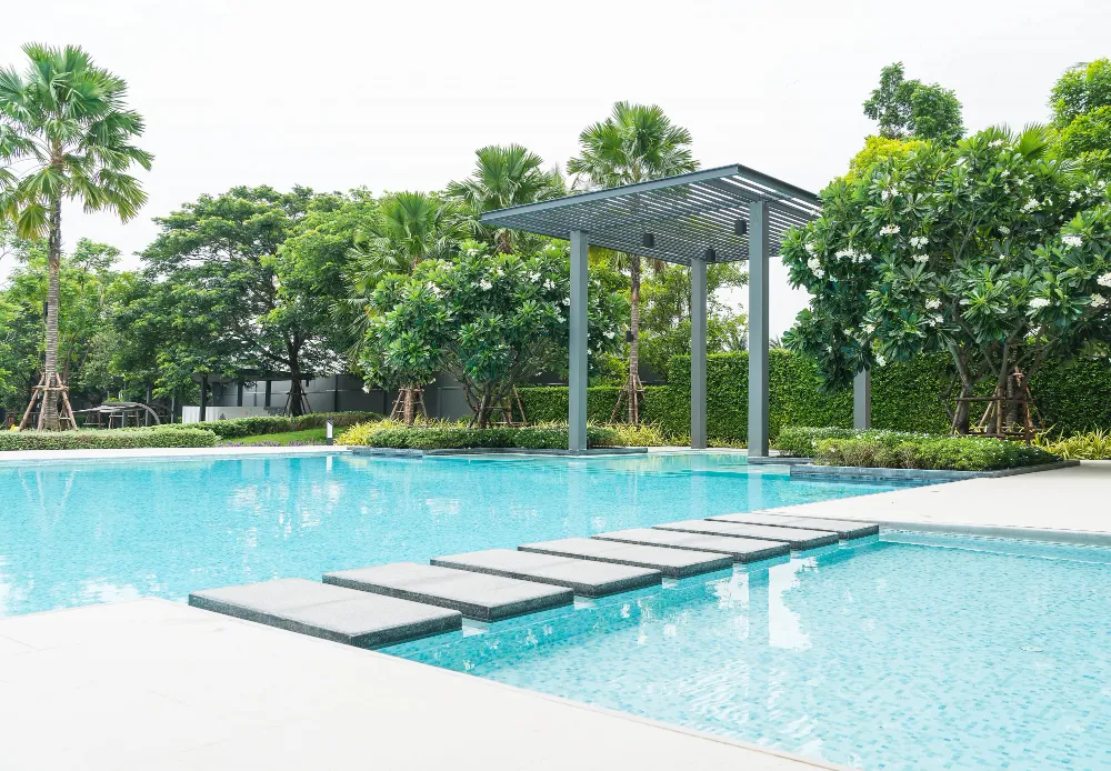 Farmhouse & Rooftop Swimming Pool Design